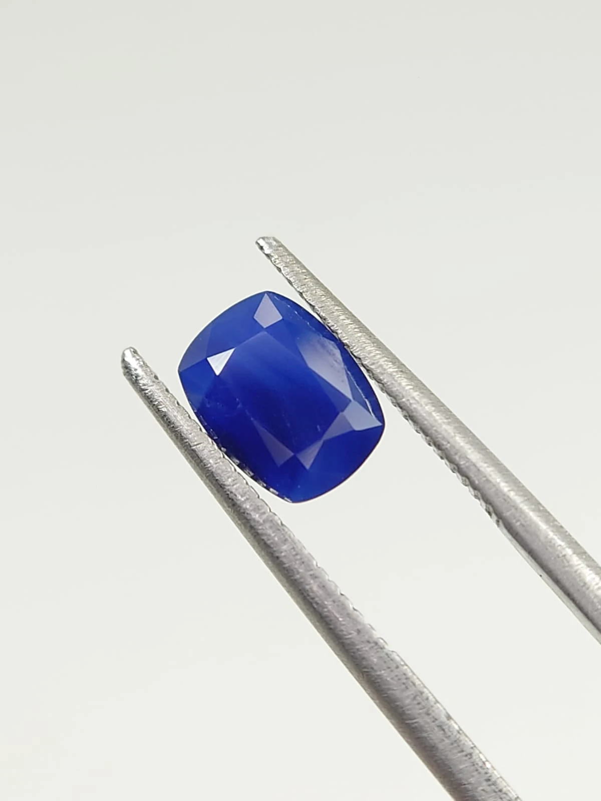 1.08ct Natural Deep Blue Sapphire From Nigeria — view 5